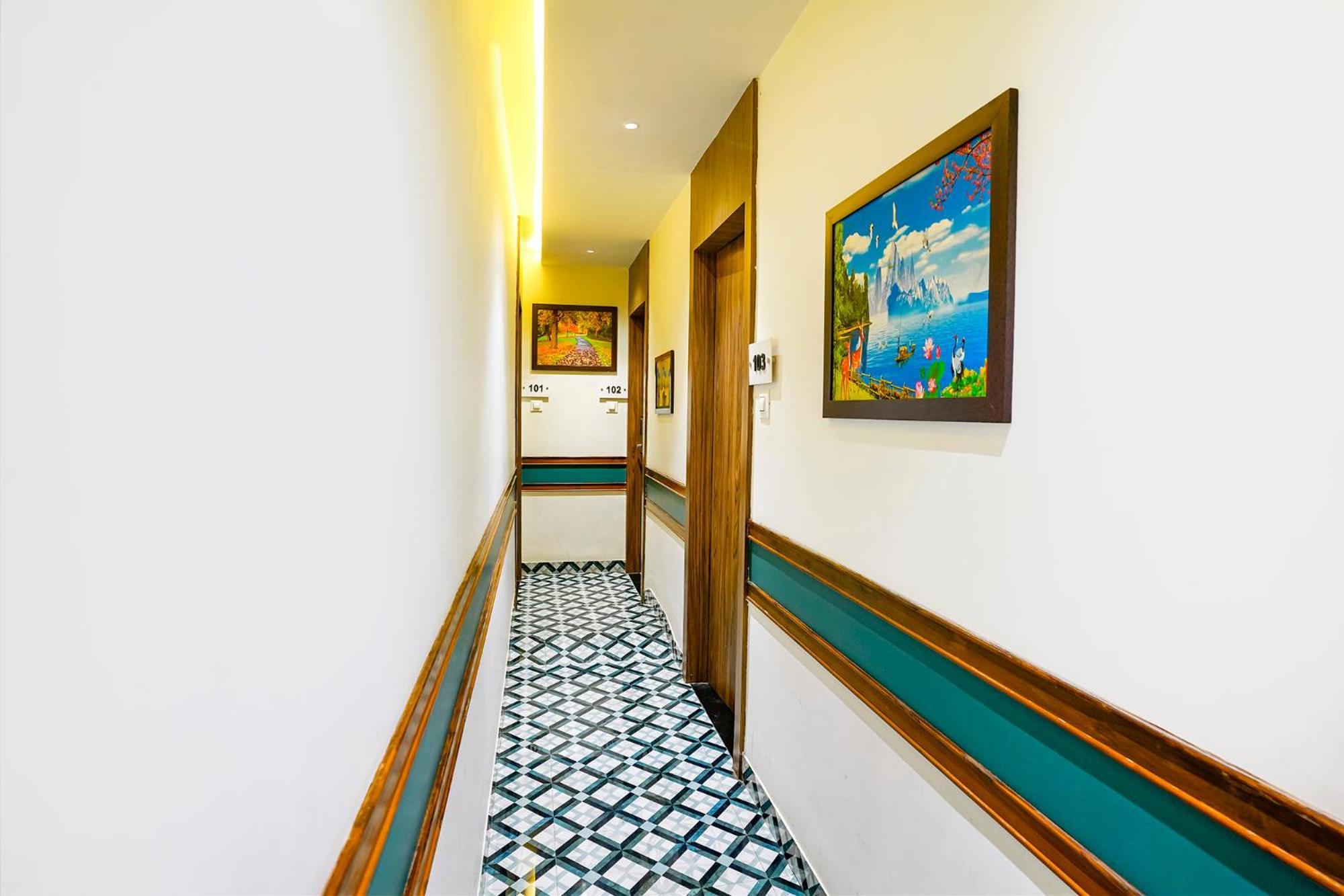 Fabexpress Shahi Palace - Nr - Mumbai International Airport *