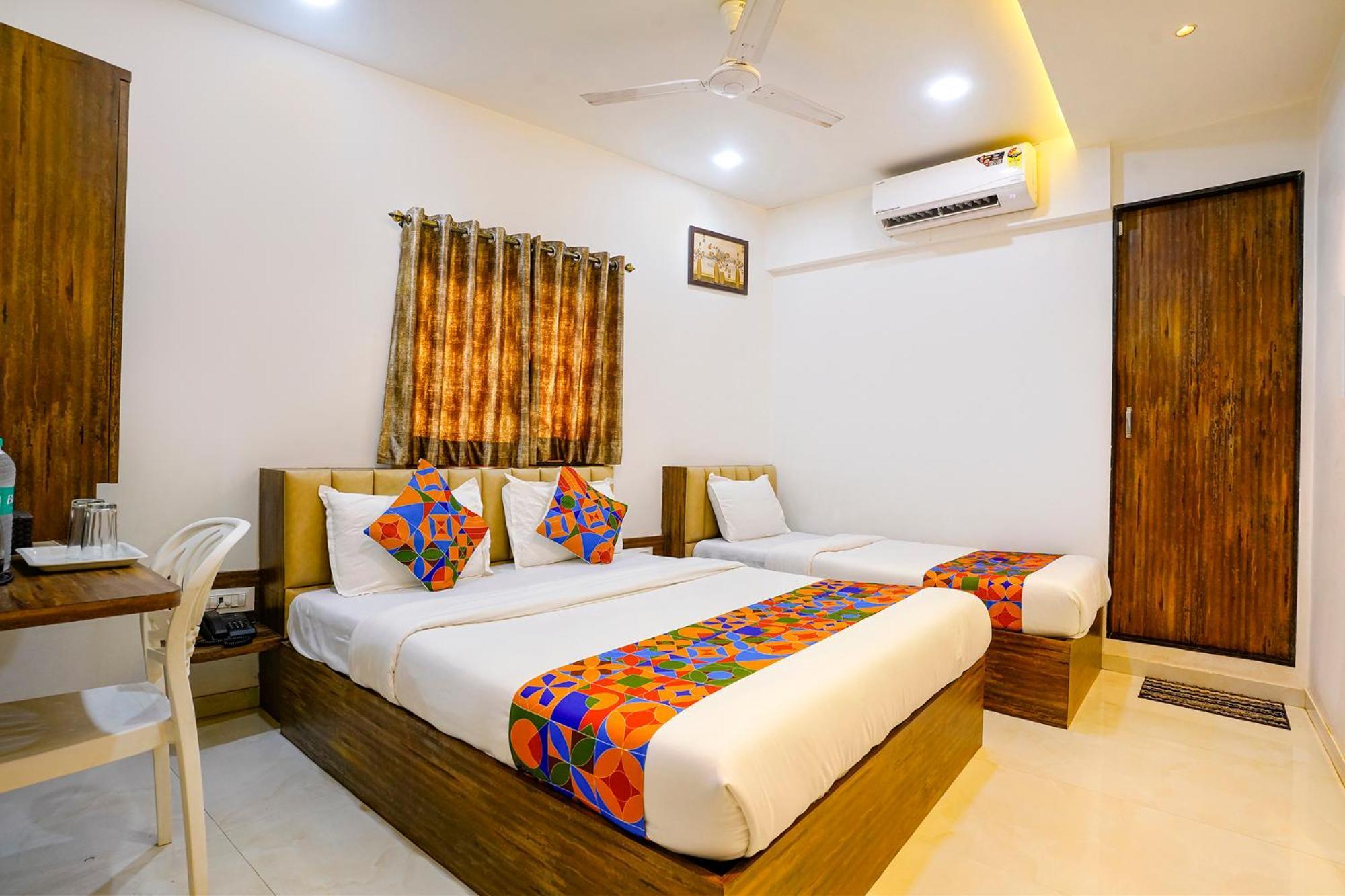 Fabexpress Shahi Palace - Nr - Mumbai International Airport Mumbai