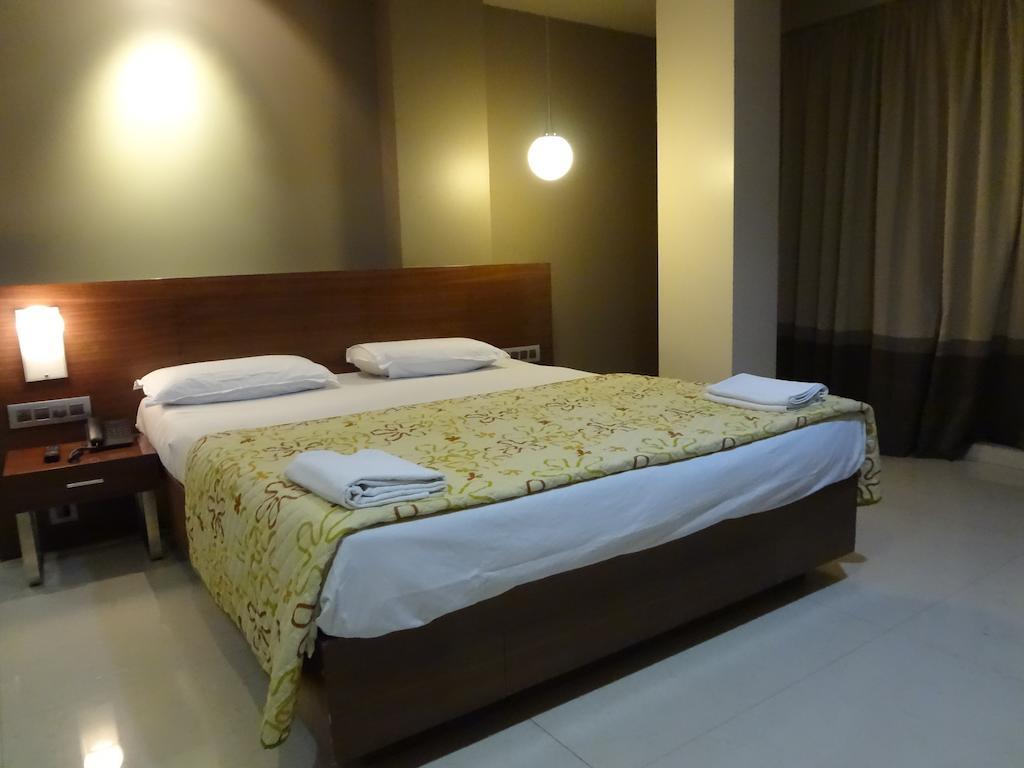 Hotel Fabhotel Imperial Residency Mumbai