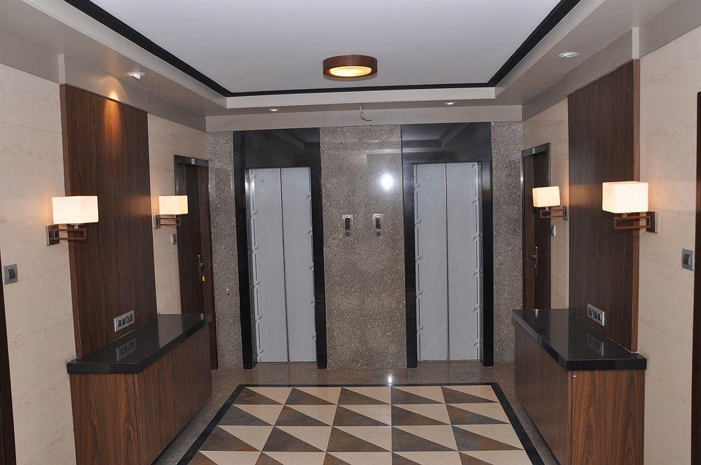 Fabhotel Imperial Residency 3*