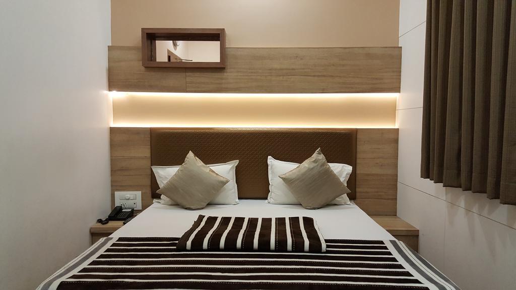 Oasis Hotel Mumbai