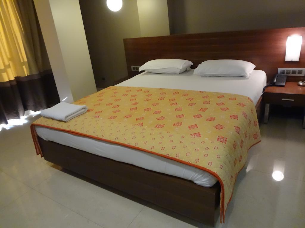 Hotel Fabhotel Imperial Residency 3*