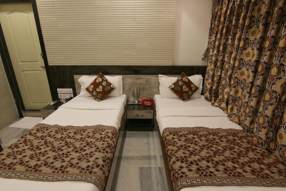 Oyo Andheri Station Hotel 3*