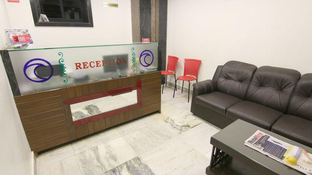 Oyo Andheri Station Hotel 3*