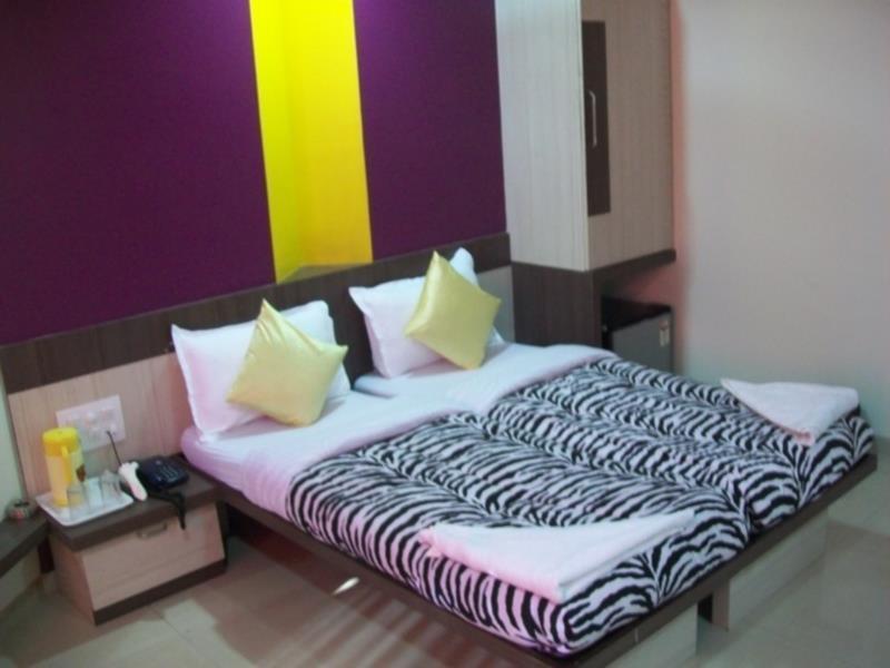 Crescent Hotel 2*