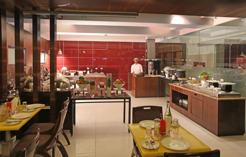 Nestor Hotel, Hotel 4*
