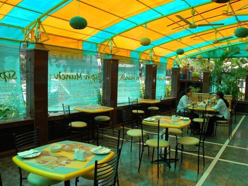 Hotel Regenta Place The Emerald 4*