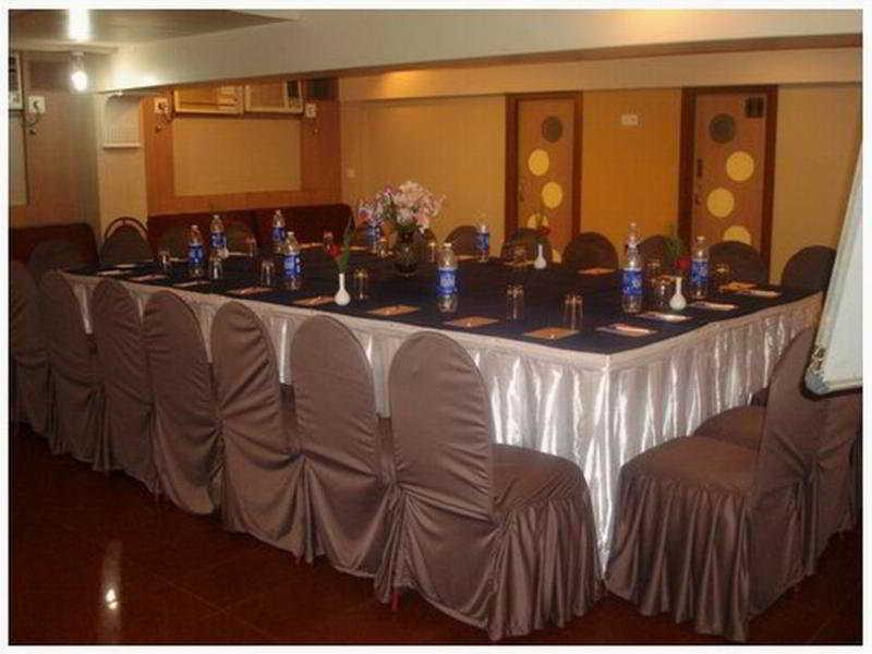 Treebo Trend Host Hotel 3*