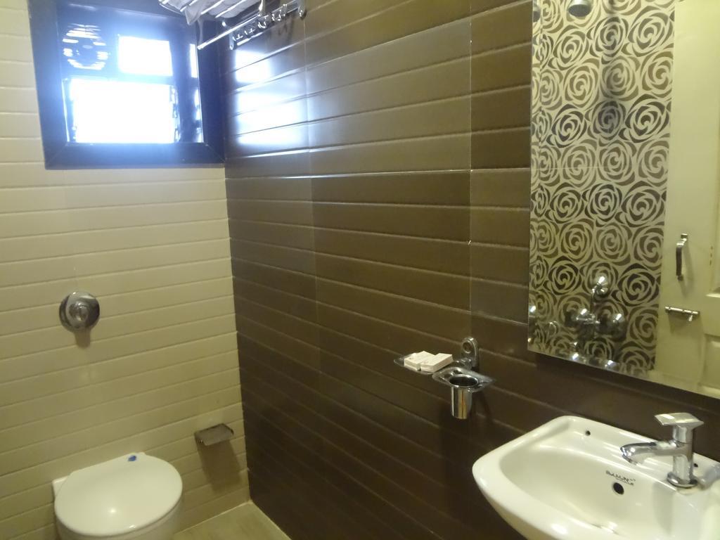 Hotel Oc Residency 2*