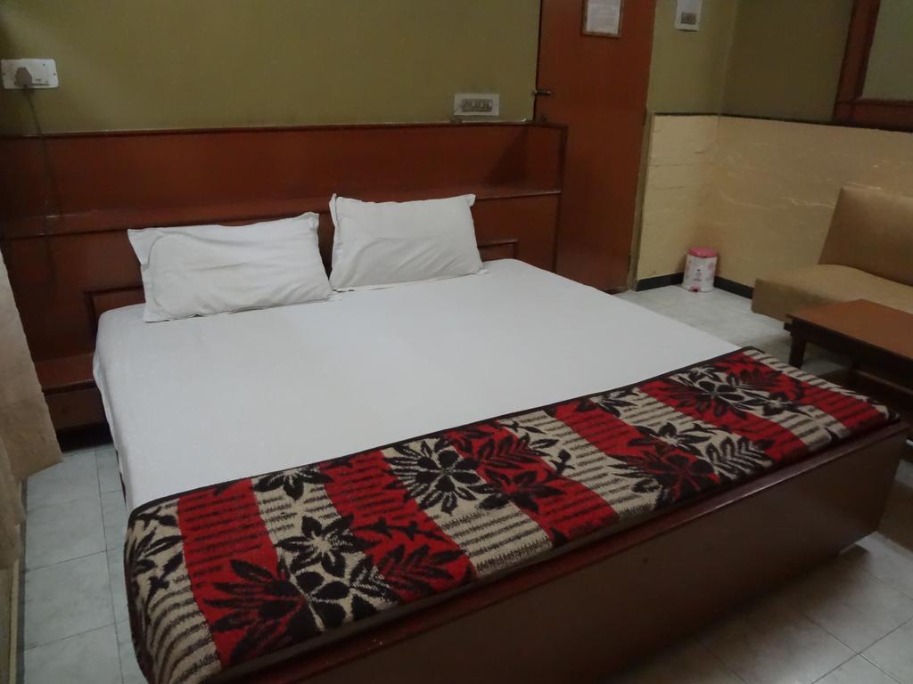 Happy Hotel Mumbai
