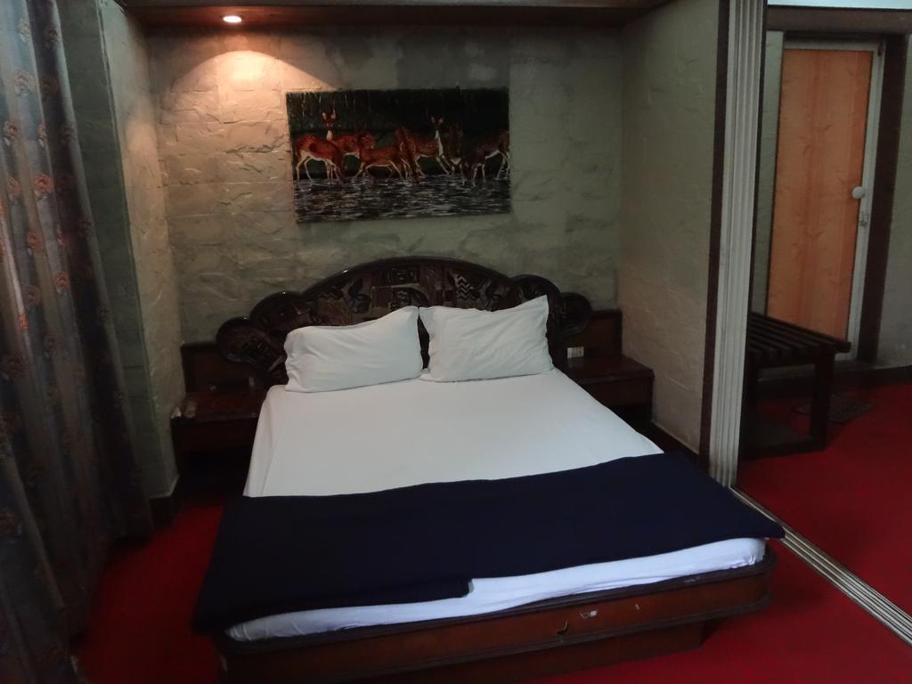 Hotel Happy Mumbai