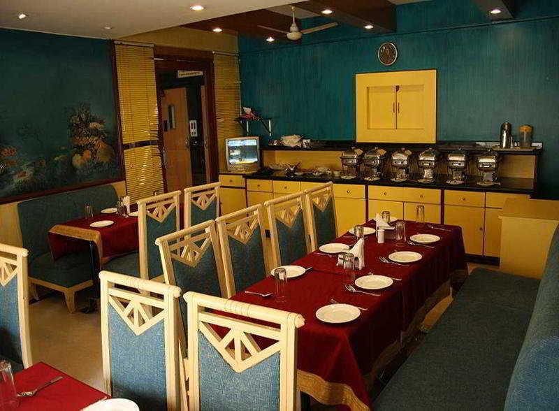 Hotel Fabhotel Imperial Residency