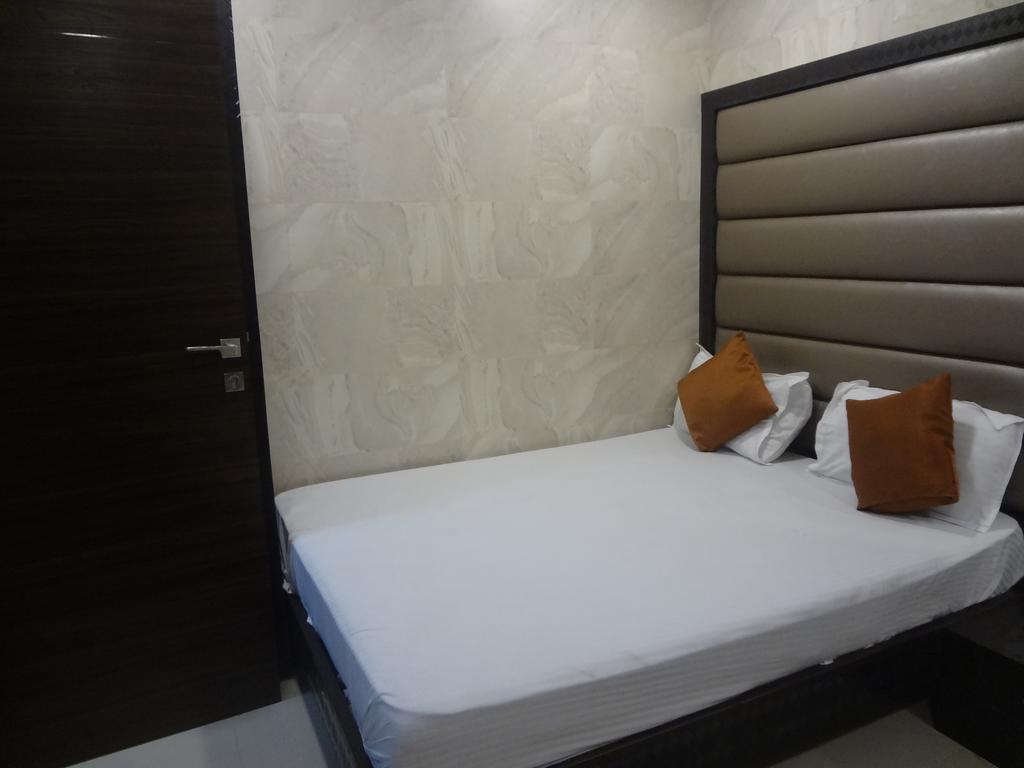 Hotel Karishma 3*