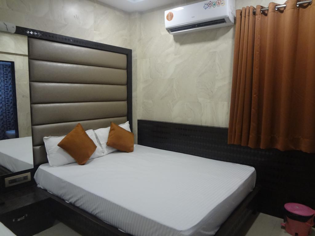 Karishma Hotel