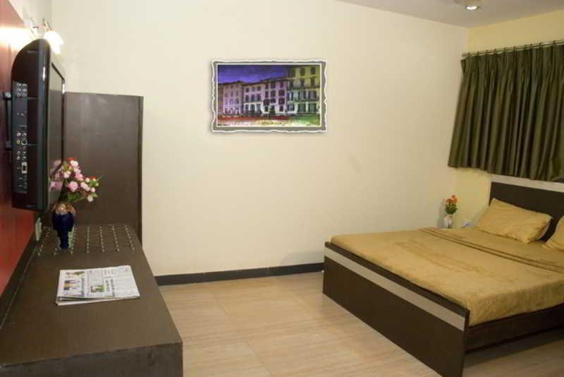 Sunshine Airport Hotel 3*