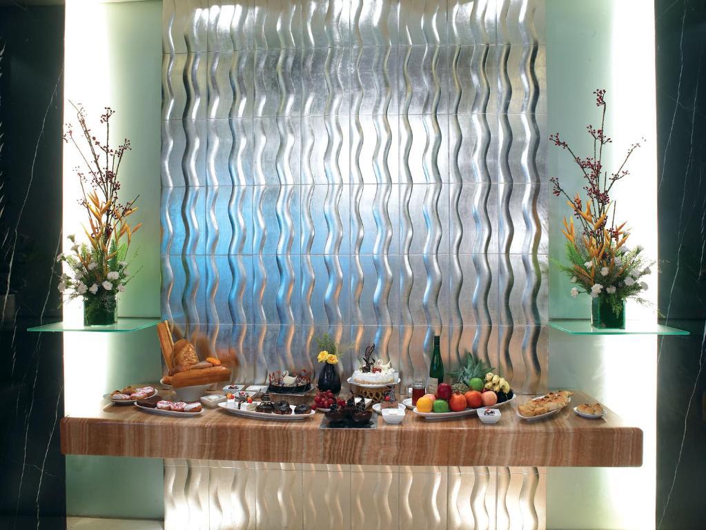 Mirage Hotel, International Airport Hotel 4*
