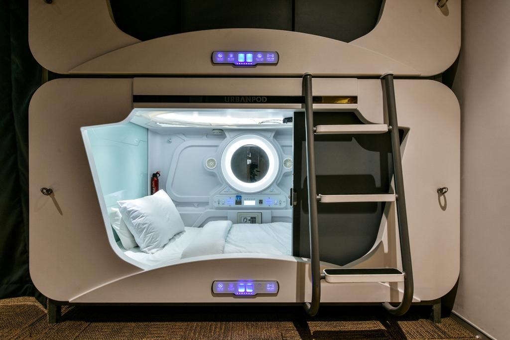 Capsule hotel Urbanpod 3*