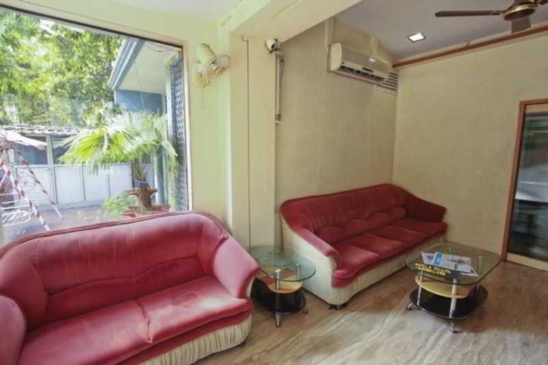 Hotel Fabexpress Satellite