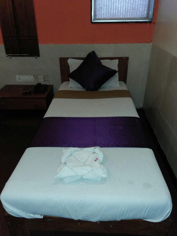 Q Deck Hotel
