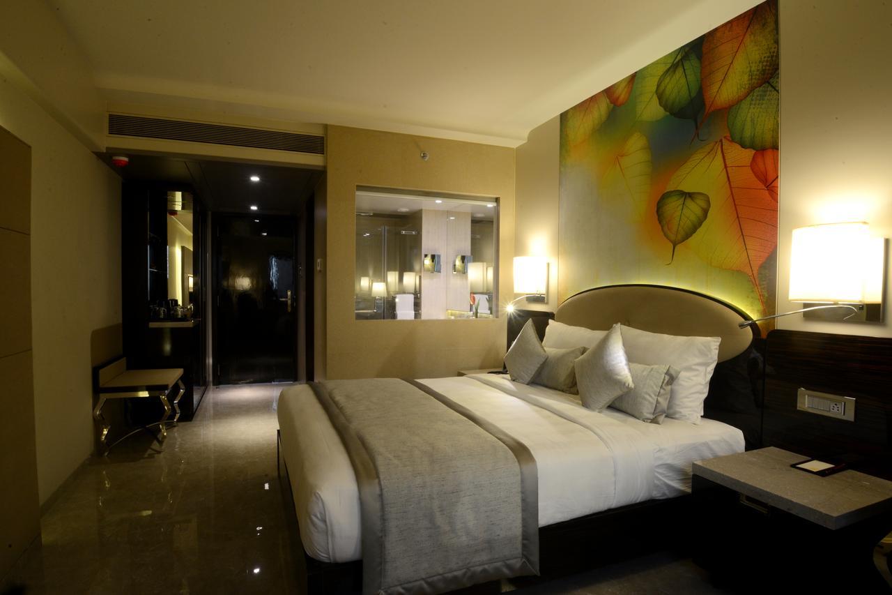 Sai Palace Grand, Malad 4*