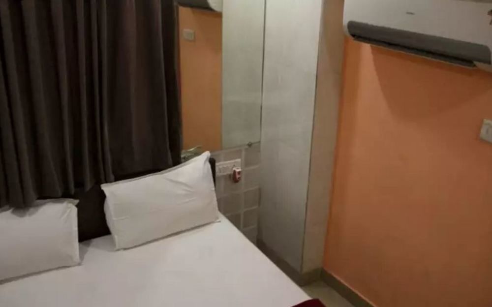 Oyo 49867 Hotel Kalpana Residency