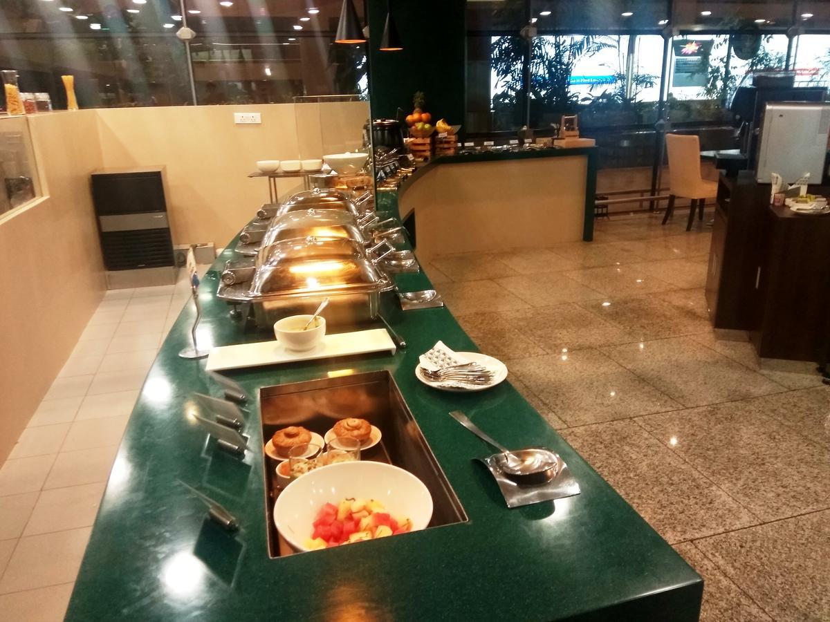Inn Aviserv Lounge Mumbai