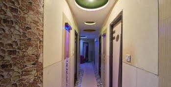Crescent Hotel 2*