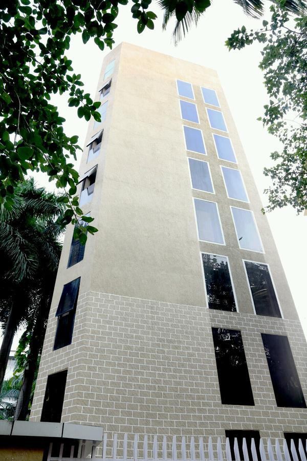House Andheri East, Hotel 3*