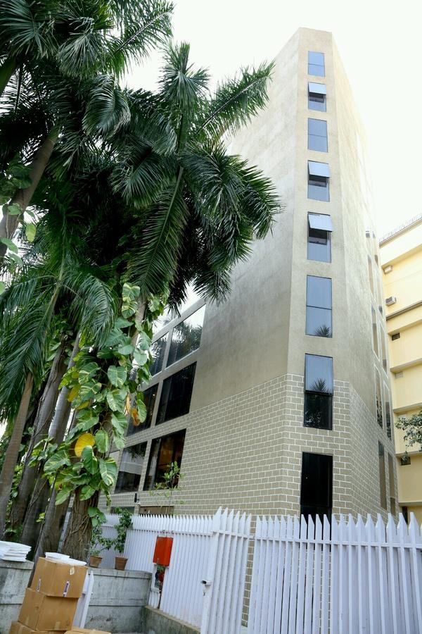 House Andheri East, Hotel 3*