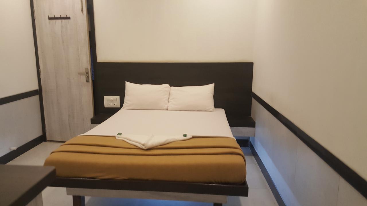 Shree Shlok Residency Hotel