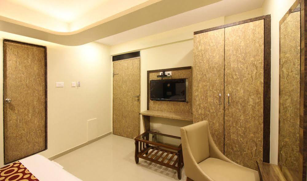 Fabhotel Golden Park Jogeshwari West Hotel 3*