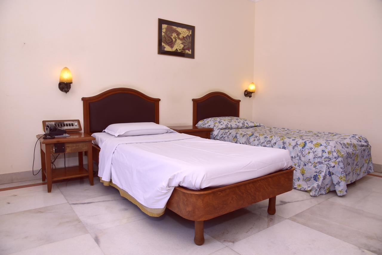 Atithi Hotel 2*