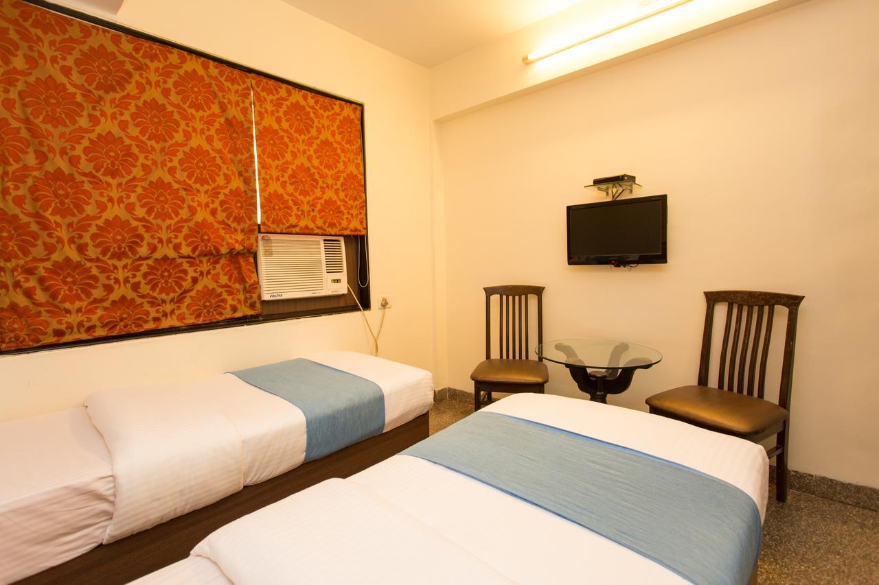 Oyo 8850 J K Regency Hotel