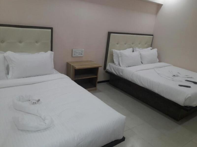Sai Leela Grand Hotel 3*