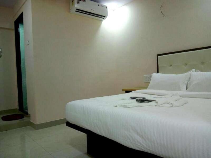 Hotel Sai Leela Grand