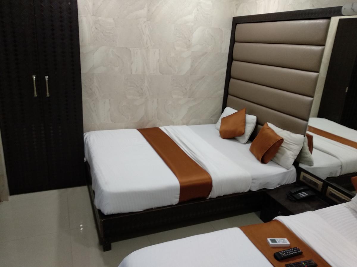 Karishma Hotel Mumbai