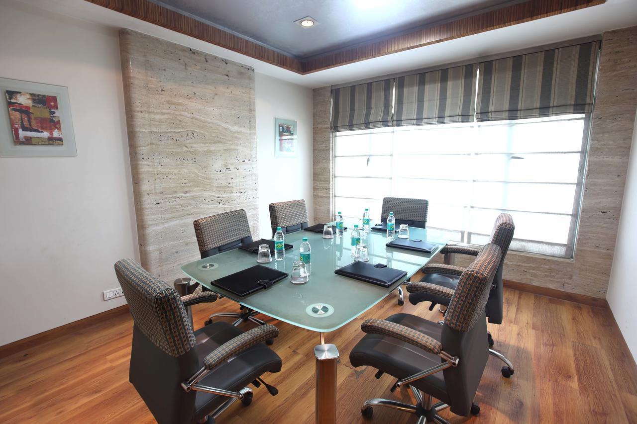 Mirage Hotel, International Airport 4* Mumbai