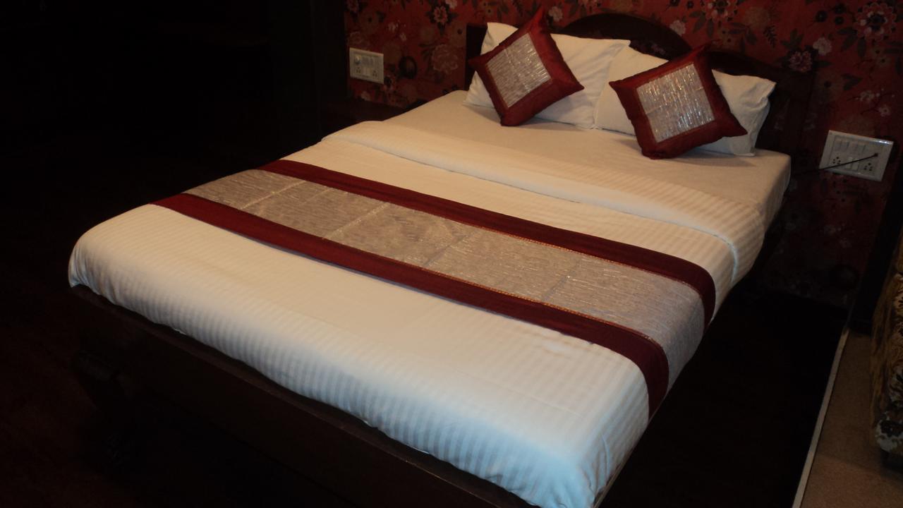 Hotel Benazeer