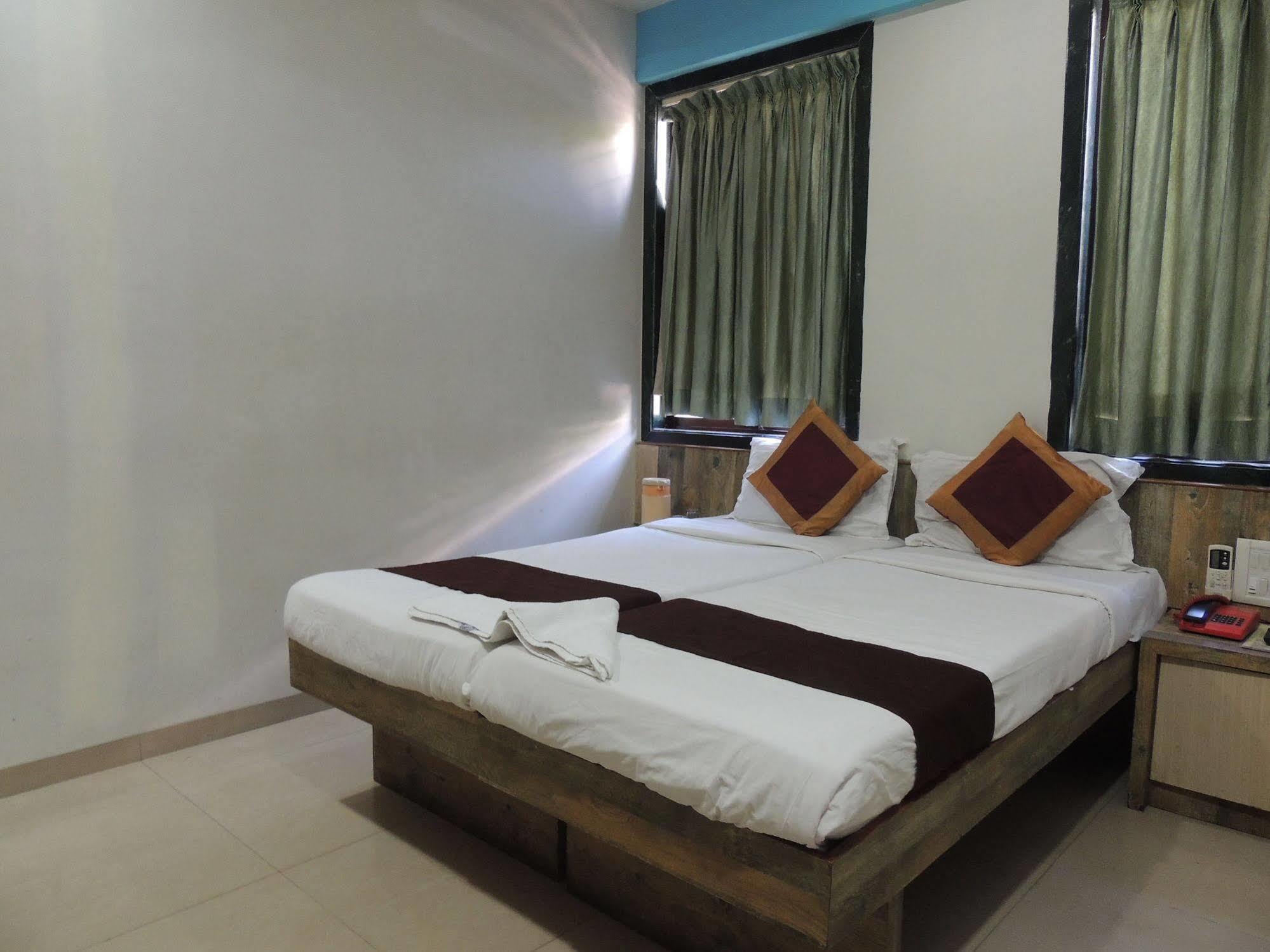 Hotel Fabhotel Galaxy Mumbai