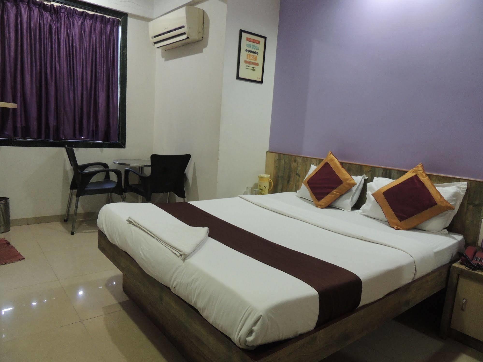 Fabhotel Galaxy *