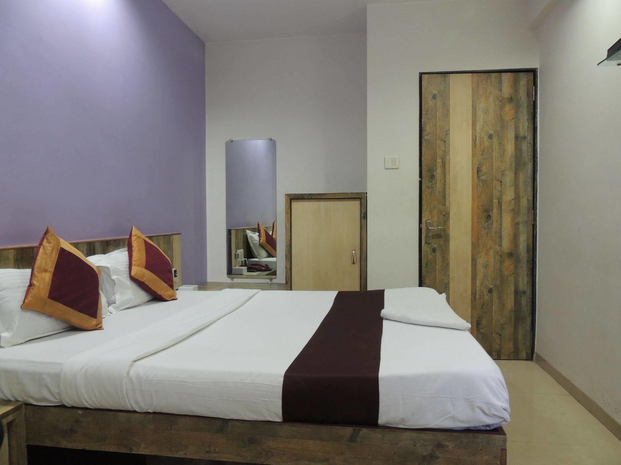 Fabhotel Galaxy Mumbai