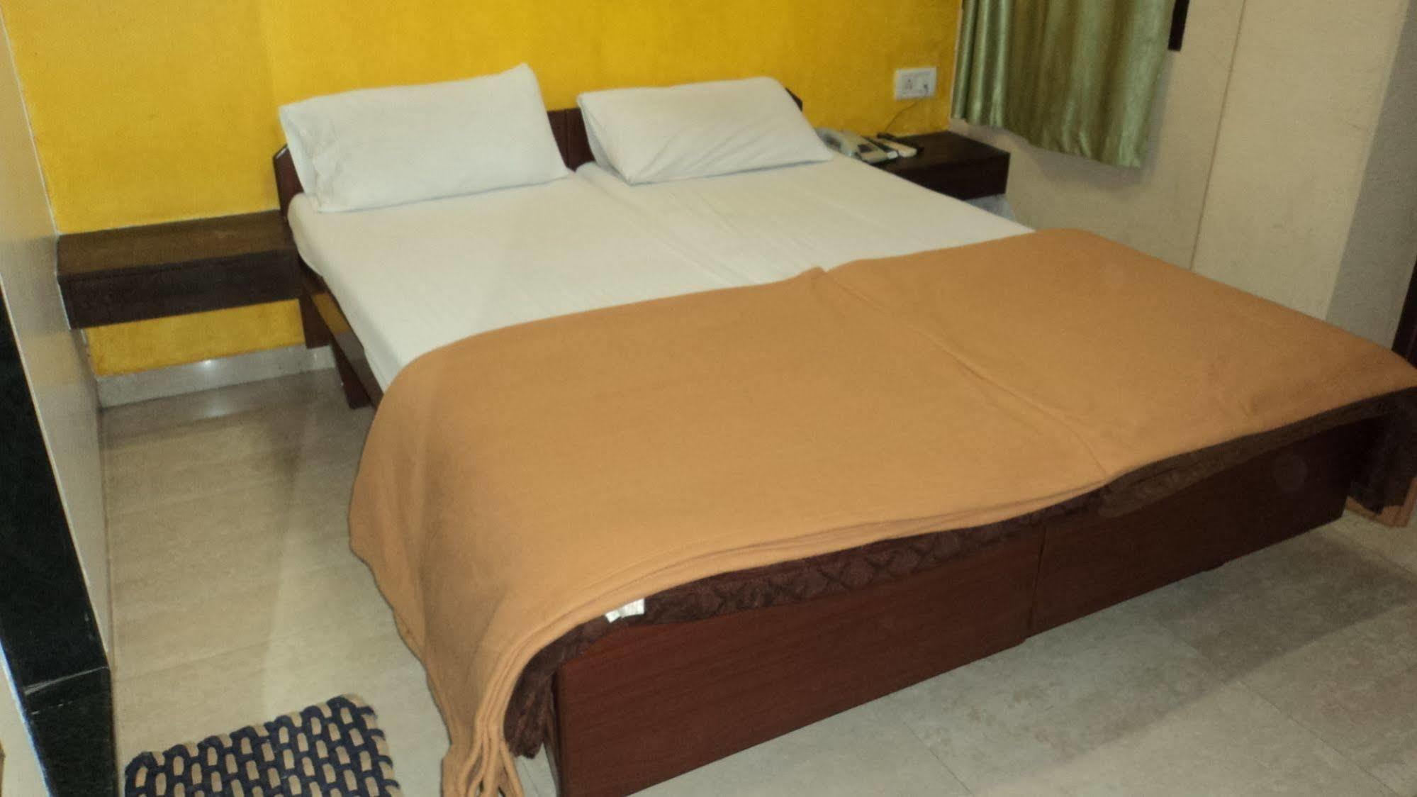 Hotel Benazeer