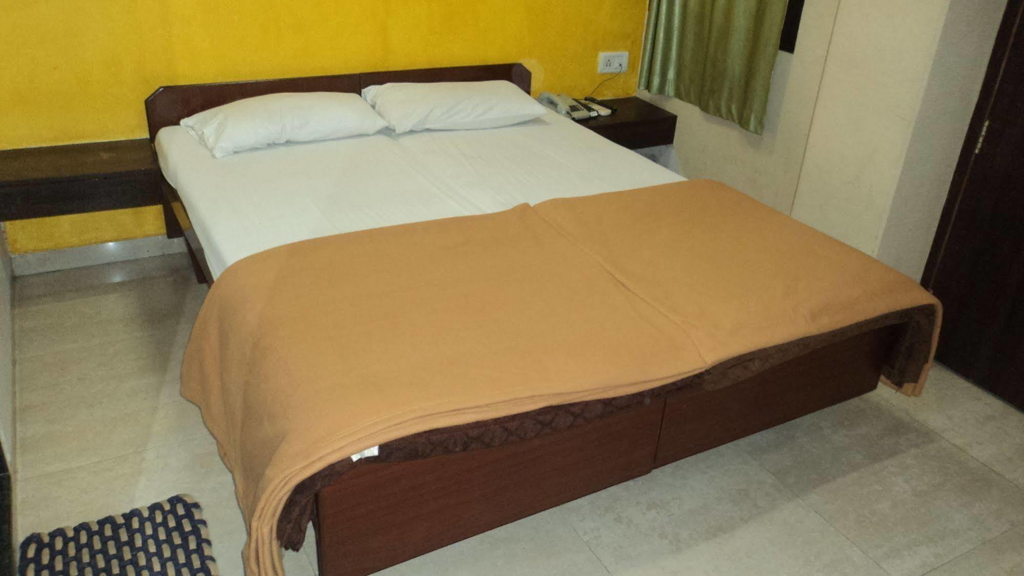 Hotel Benazeer