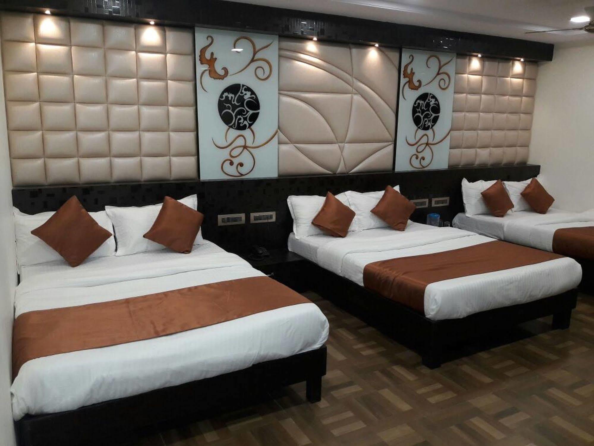 Hotel Karishma 3*