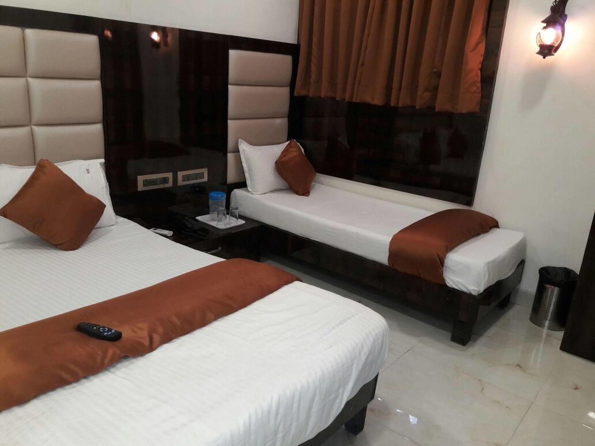 Hotel Karishma 3*