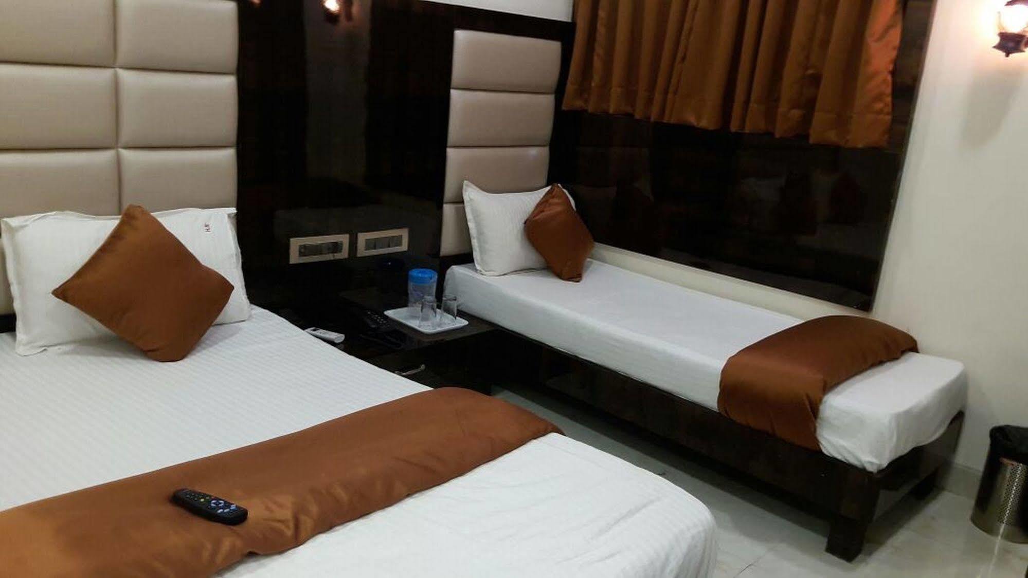 Hotel Karishma 3*