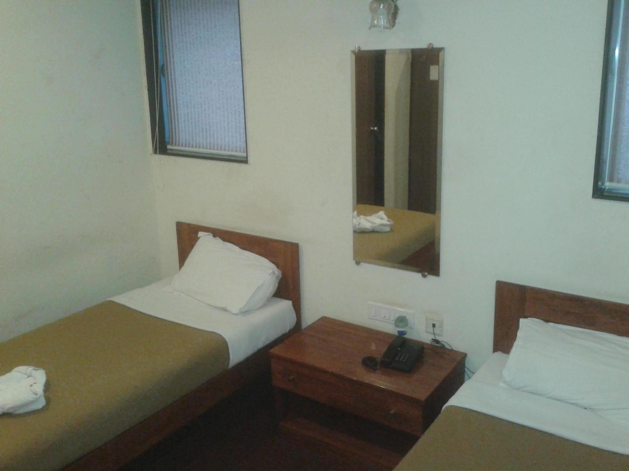 Hotel Q Deck 2*