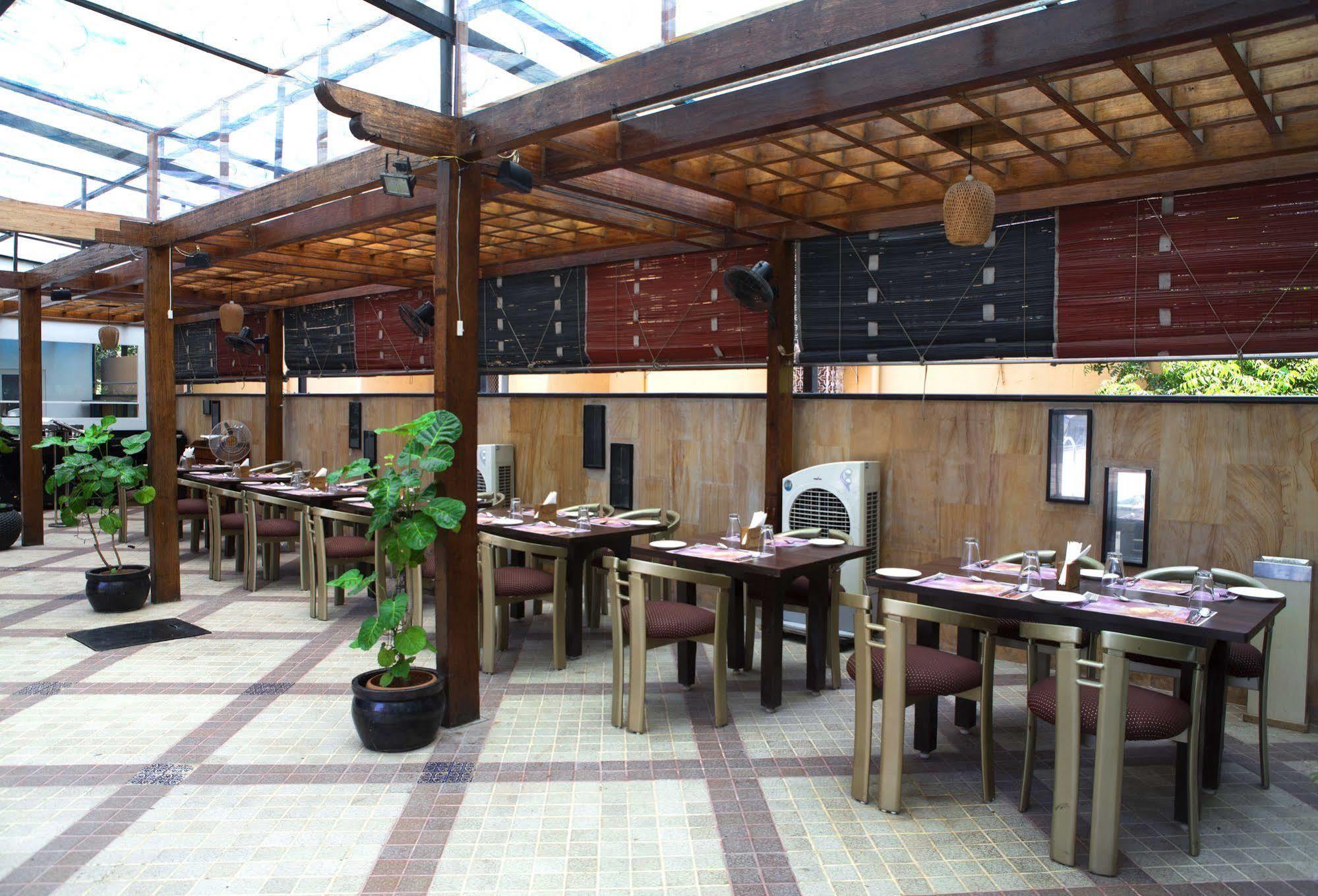 Hotel Fariyas , Colaba