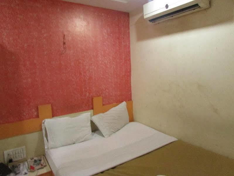 Hotel Bilal Residency *