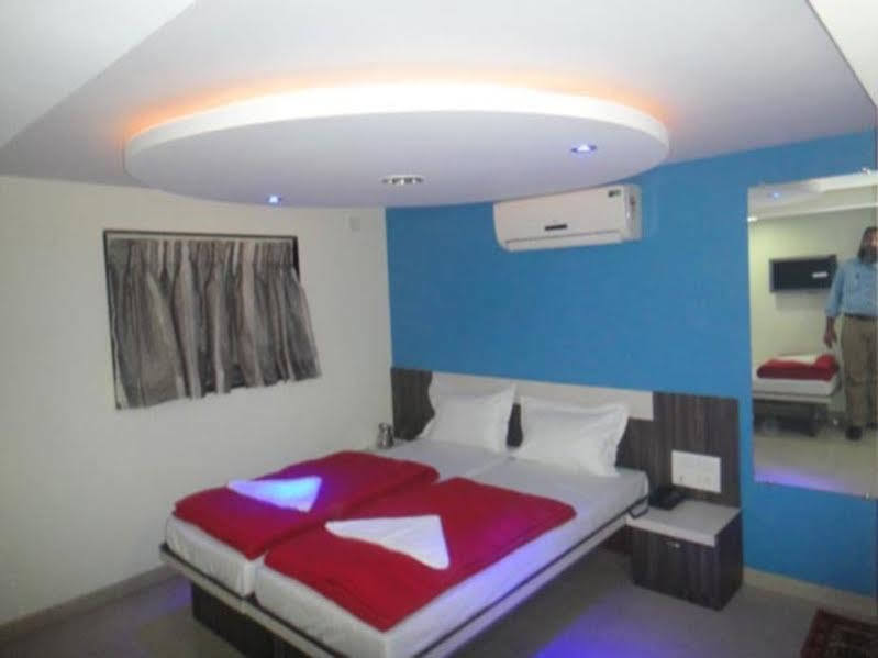 Lodge Blue Orchids Executive Mumbai